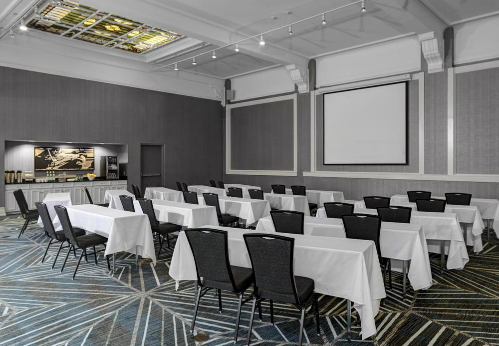 Residence Inn By Marriott Cleveland Downtown Екстериор снимка