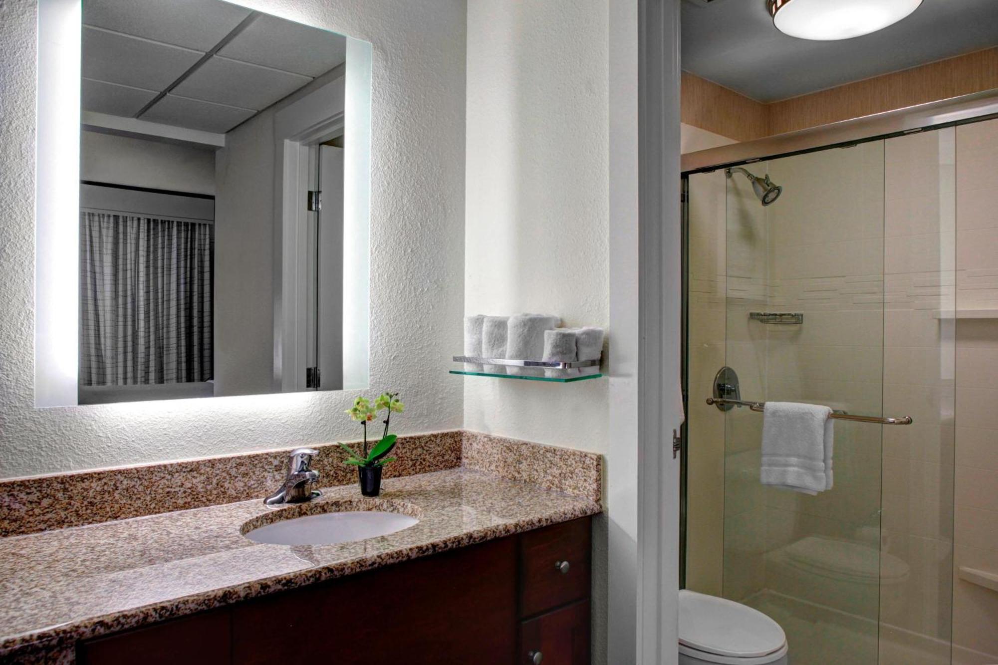 Residence Inn By Marriott Cleveland Downtown Екстериор снимка