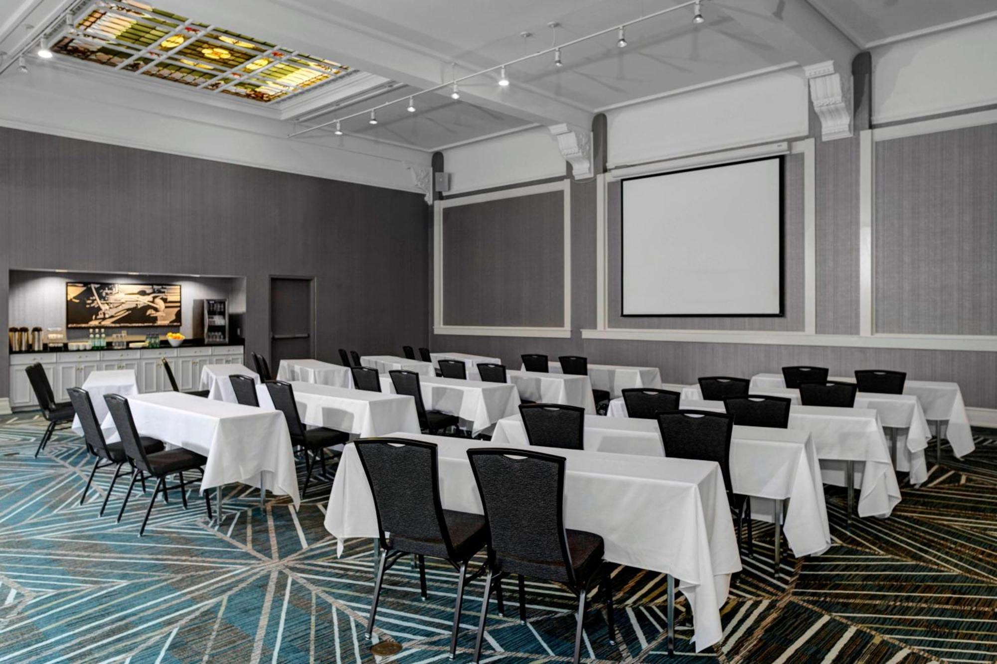 Residence Inn By Marriott Cleveland Downtown Екстериор снимка